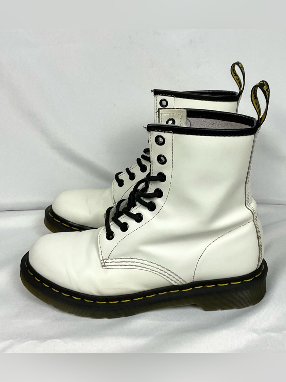 Dr. Martens 1460 8-Eye White Smooth Leather Lace Up Boot Combat Womenโs Size 7